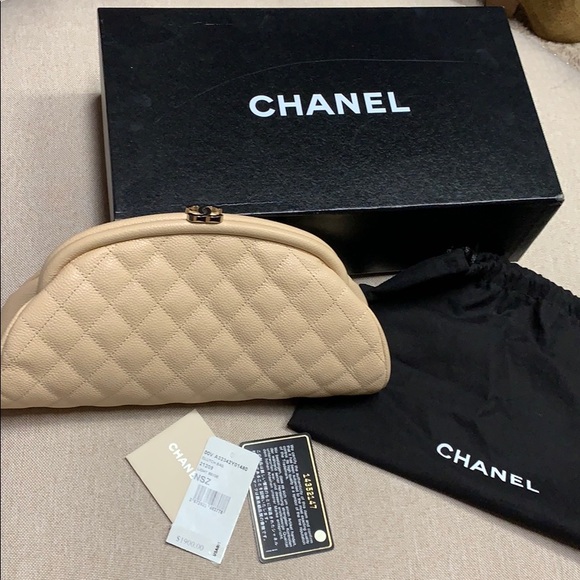 CHANEL Handbags - Authentic Chanel caviar clutch bag in light beige